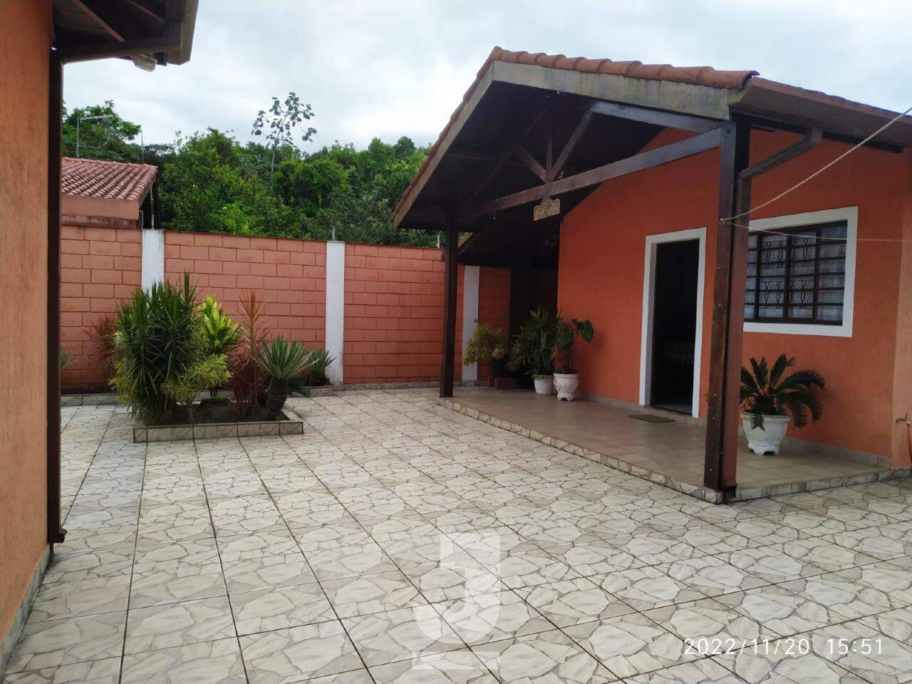 Casa à venda com 3 quartos, 178m² - Foto 1