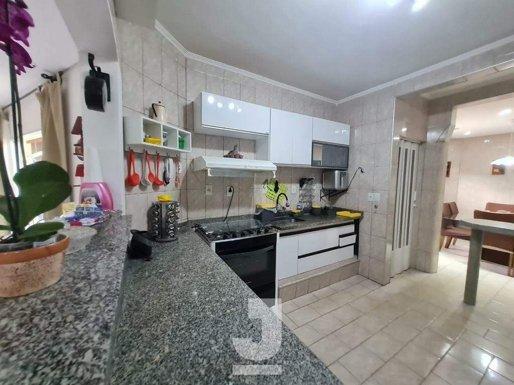 Casa à venda com 5 quartos, 174m² - Foto 14