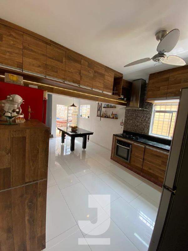 Casa à venda com 3 quartos, 200m² - Foto 4