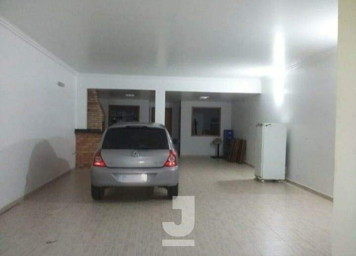 Casa à venda com 3 quartos, 185m² - Foto 1