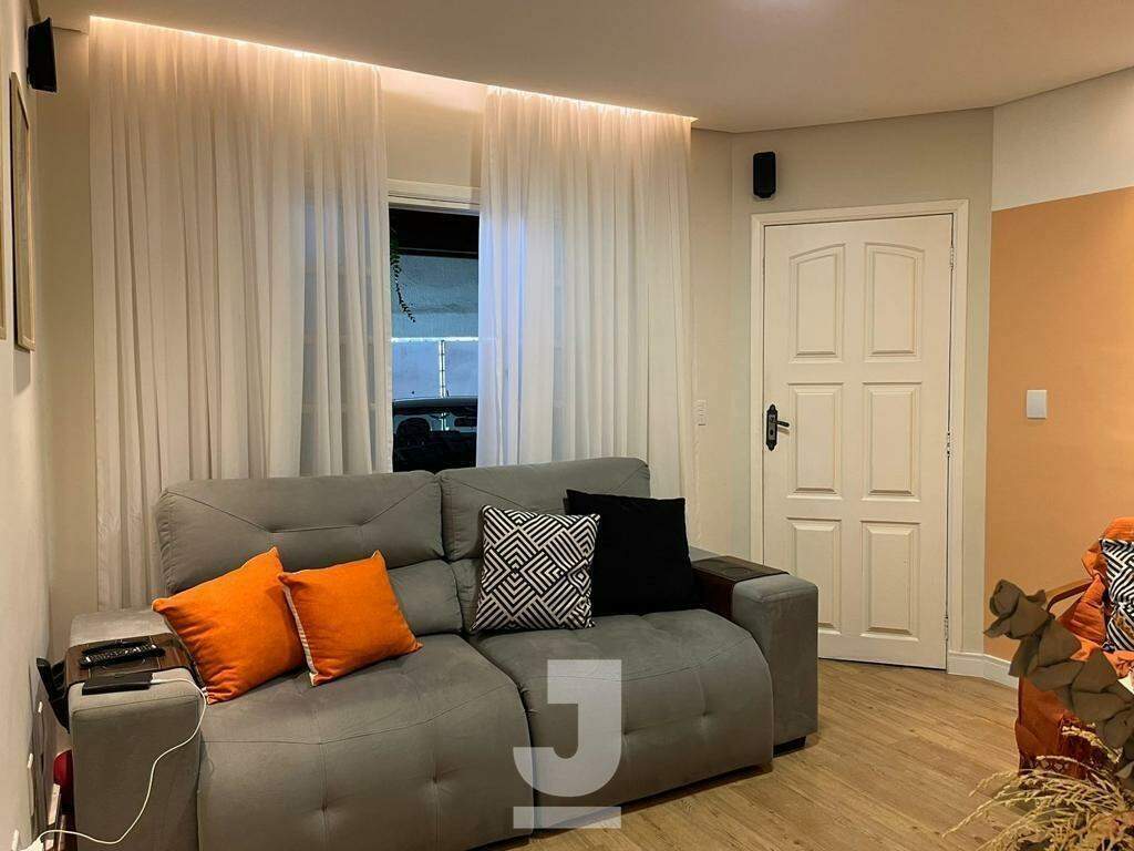 Casa à venda com 3 quartos, 87m² - Foto 1