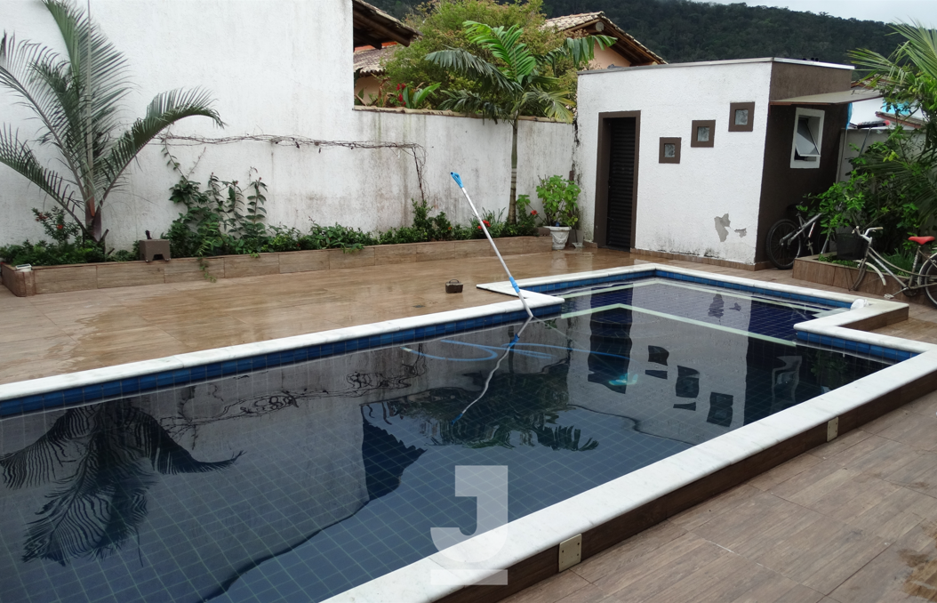 Casa de Condomínio à venda com 5 quartos, 220m² - Foto 25