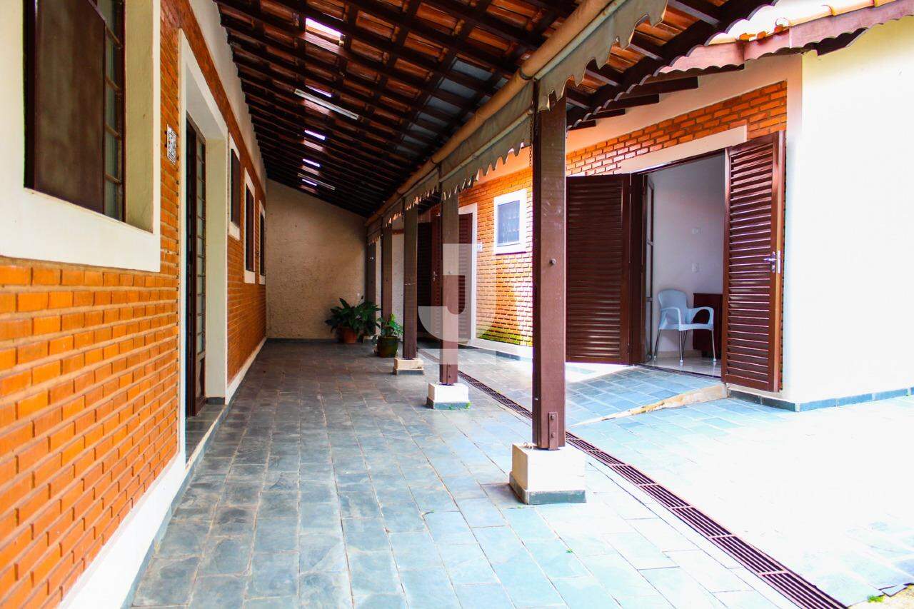 Fazenda à venda com 10 quartos, 712m² - Foto 2