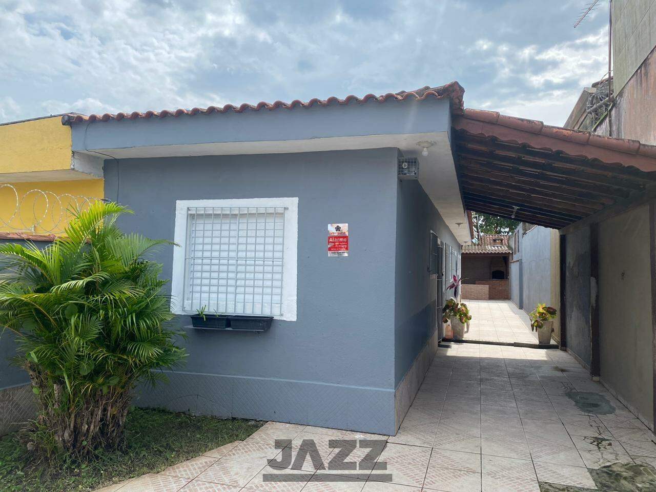 Casa à venda com 2 quartos, 96m² - Foto 1