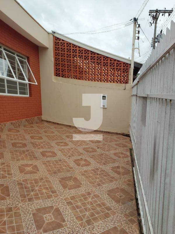 Casa à venda com 2 quartos, 104m² - Foto 2