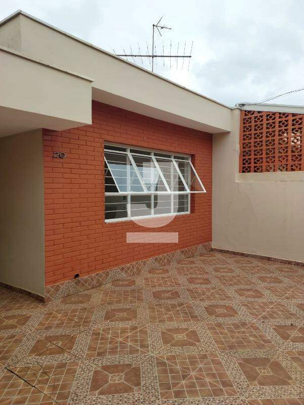 Casa à venda com 2 quartos, 104m² - Foto 1