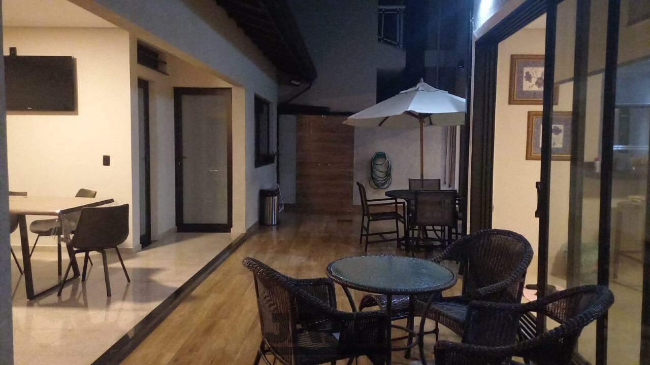 Casa à venda com 3 quartos, 260m² - Foto 14