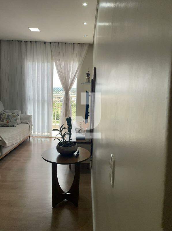 Apartamento à venda com 3 quartos, 69m² - Foto 2