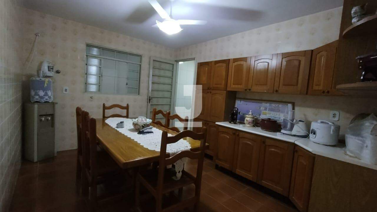 Casa à venda com 3 quartos, 180m² - Foto 17