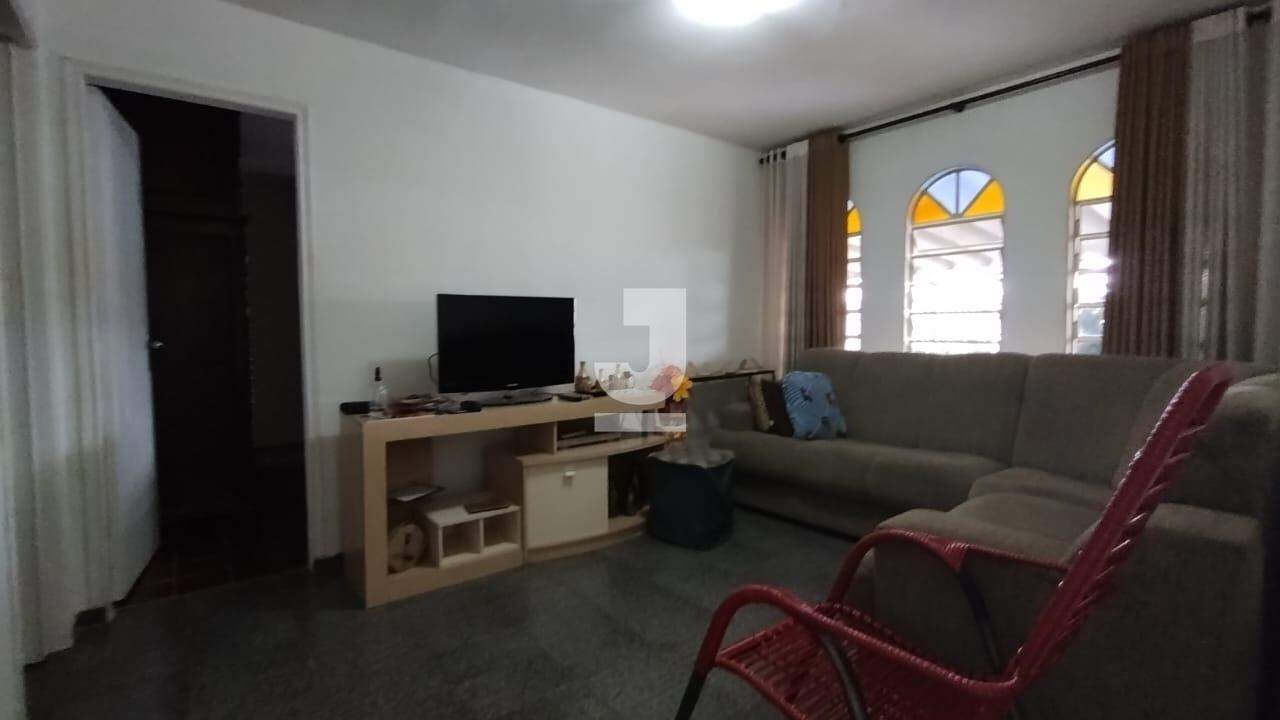 Casa à venda com 3 quartos, 180m² - Foto 3