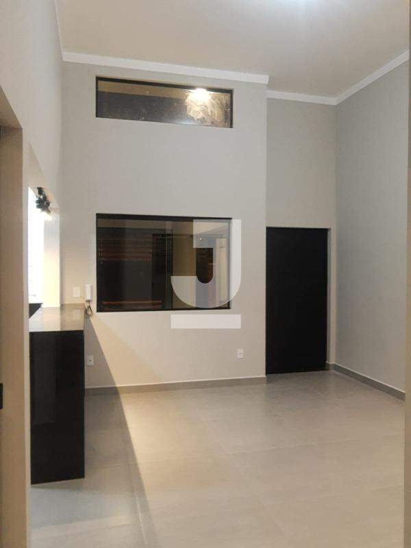 Casa à venda com 3 quartos, 108m² - Foto 1