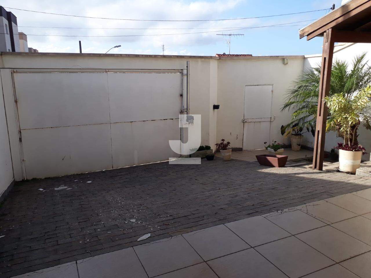 Casa à venda com 4 quartos, 310m² - Foto 4