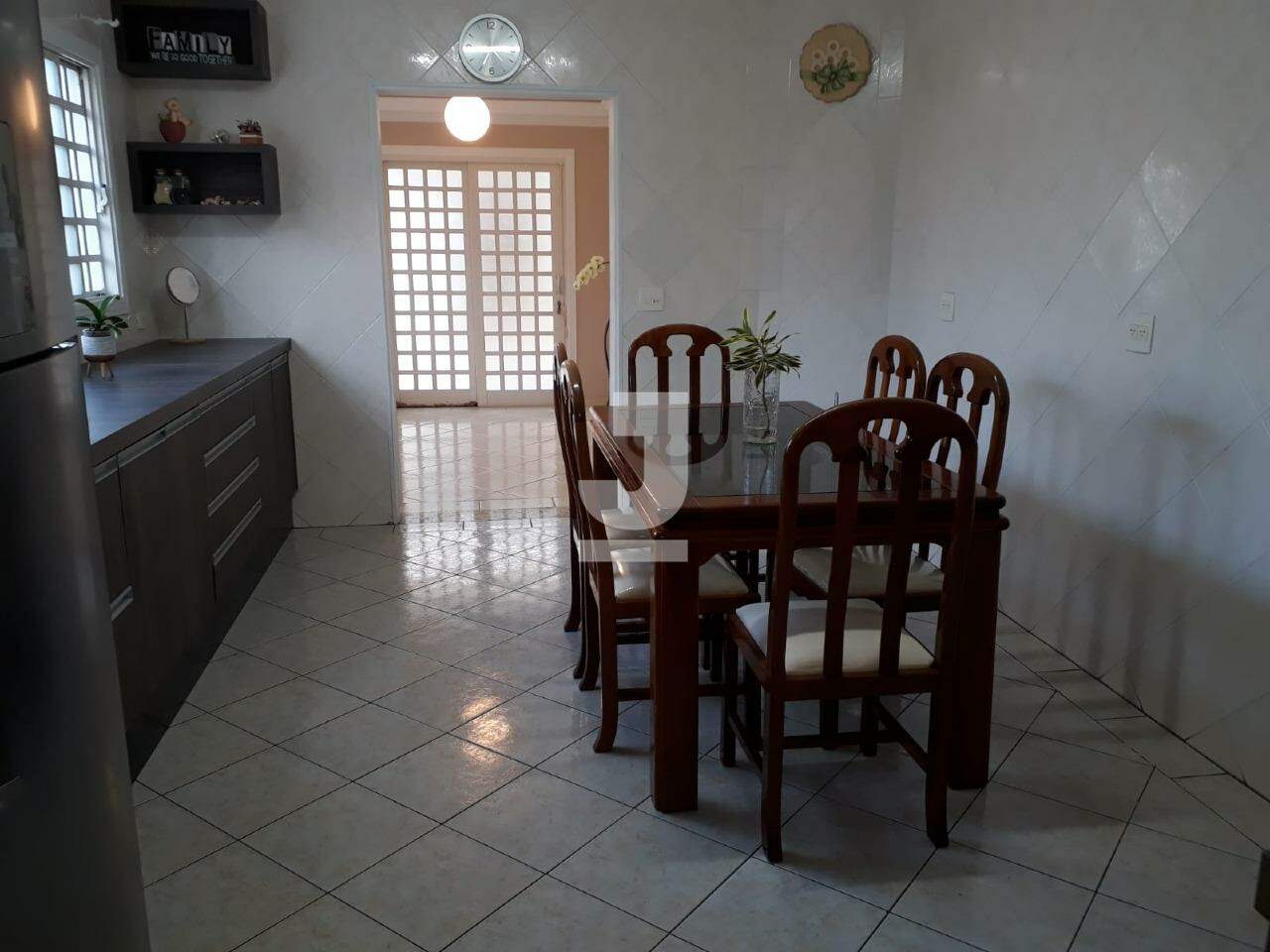 Casa à venda com 4 quartos, 310m² - Foto 16