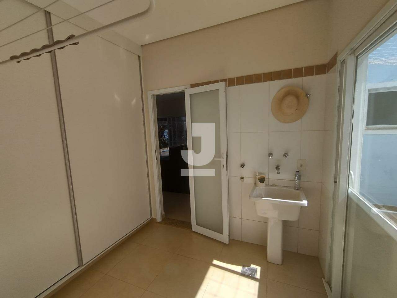 Casa de Condomínio à venda com 3 quartos, 234m² - Foto 3