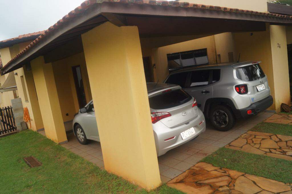 Casa de Condomínio à venda com 3 quartos, 240m² - Foto 3