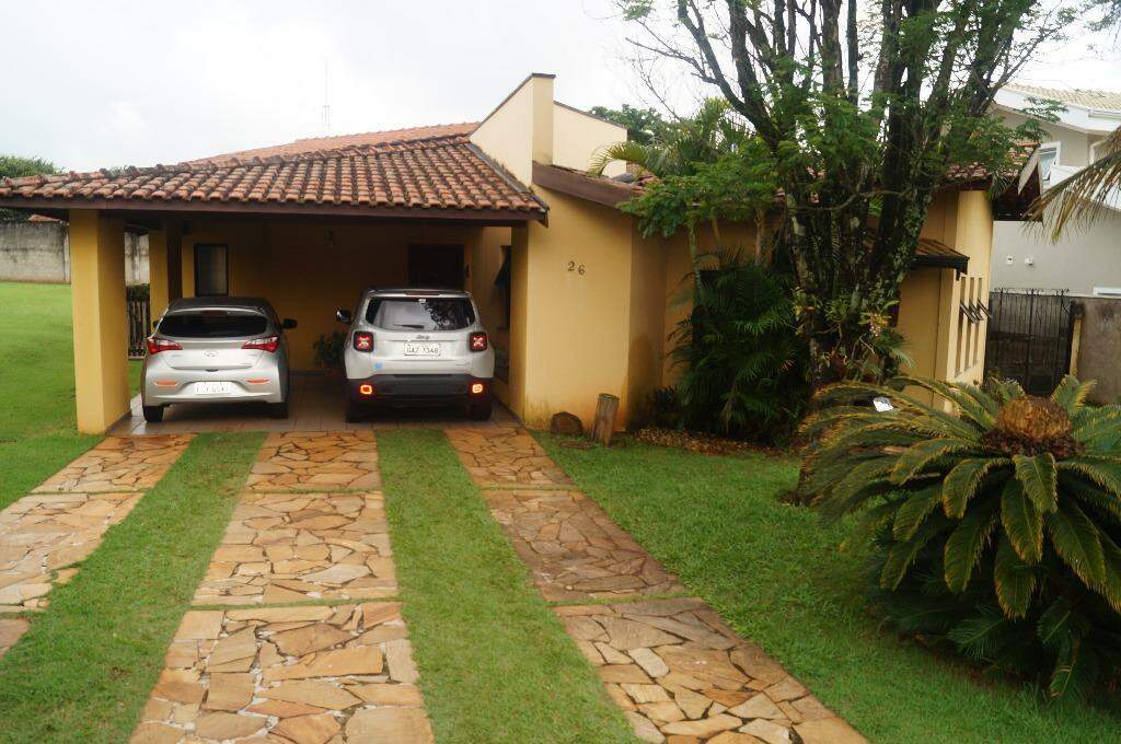 Casa de Condomínio à venda com 3 quartos, 240m² - Foto 1