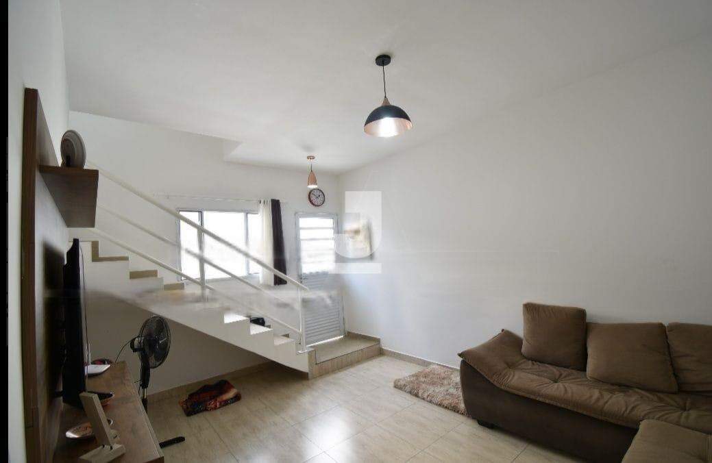 Casa à venda com 2 quartos, 50m² - Foto 2