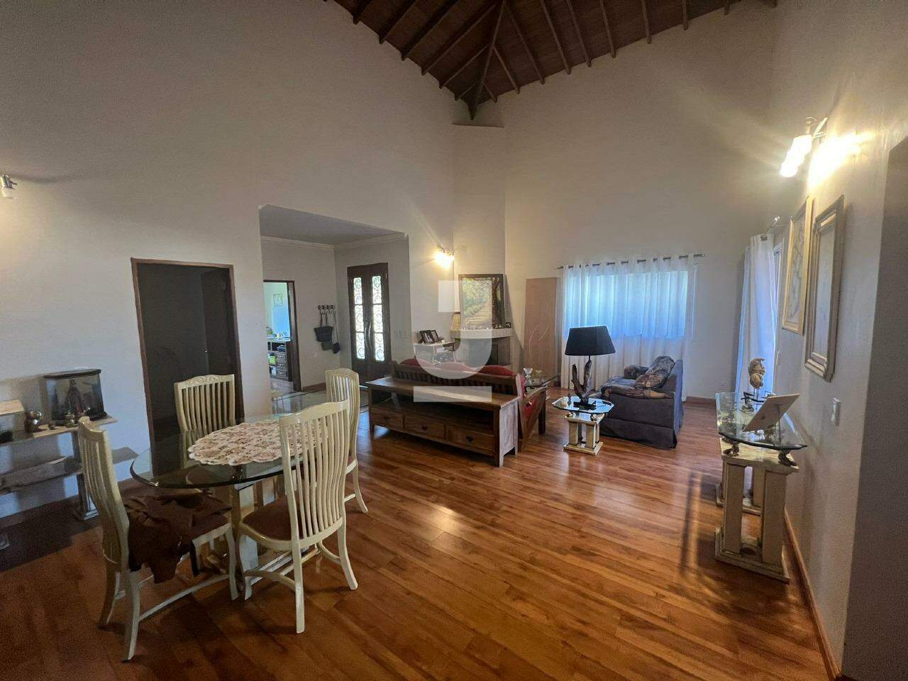 Casa de Condomínio à venda com 3 quartos, 420m² - Foto 3