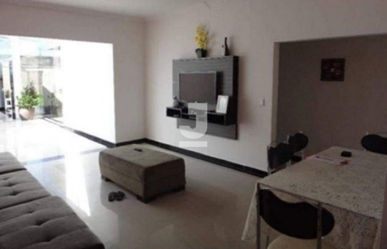 Casa à venda com 3 quartos, 250m² - Foto 2