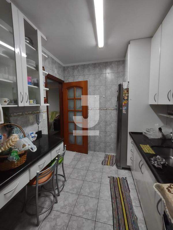 Apartamento à venda com 2 quartos, 79m² - Foto 11