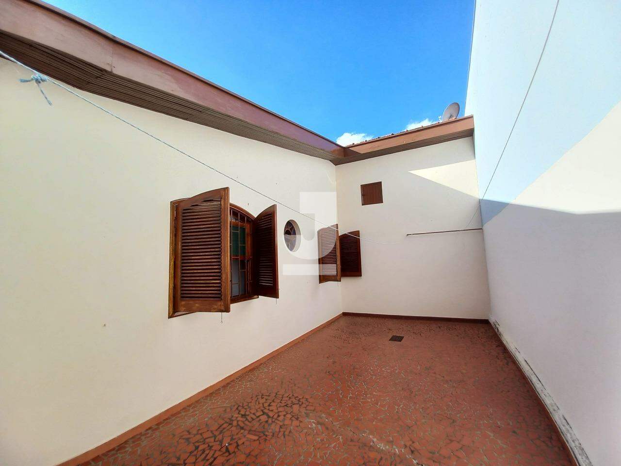 Casa à venda com 3 quartos, 200m² - Foto 18