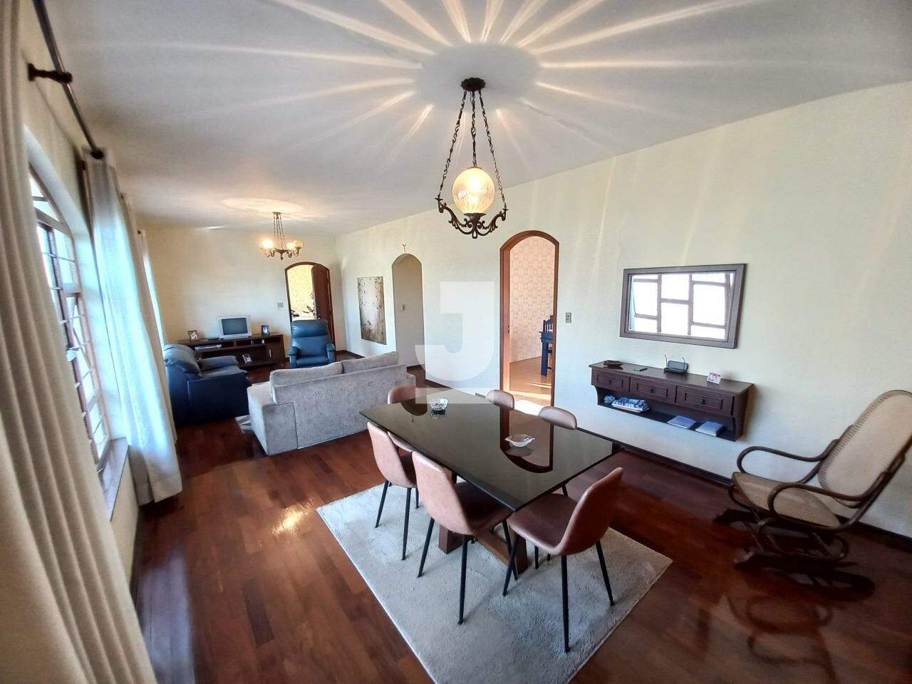 Casa à venda com 3 quartos, 200m² - Foto 7