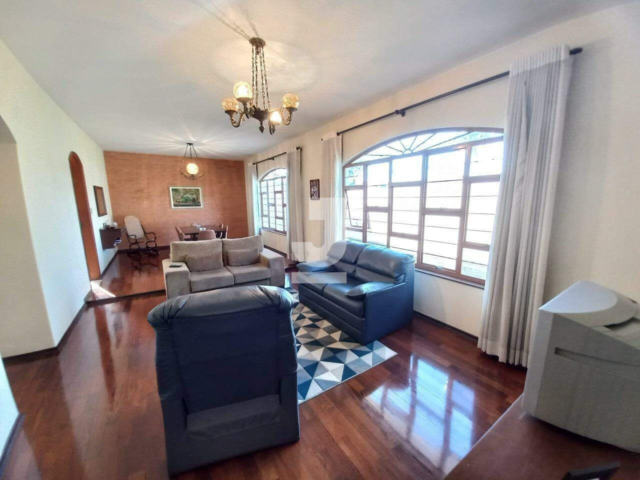 Casa à venda com 3 quartos, 200m² - Foto 5