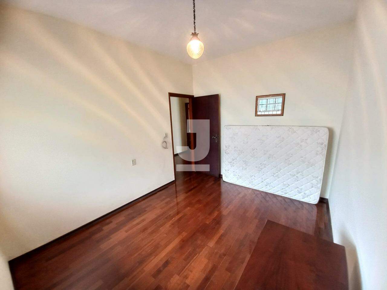 Casa à venda com 3 quartos, 200m² - Foto 15