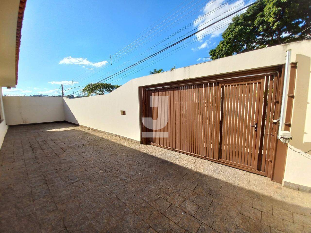 Casa à venda com 3 quartos, 200m² - Foto 3