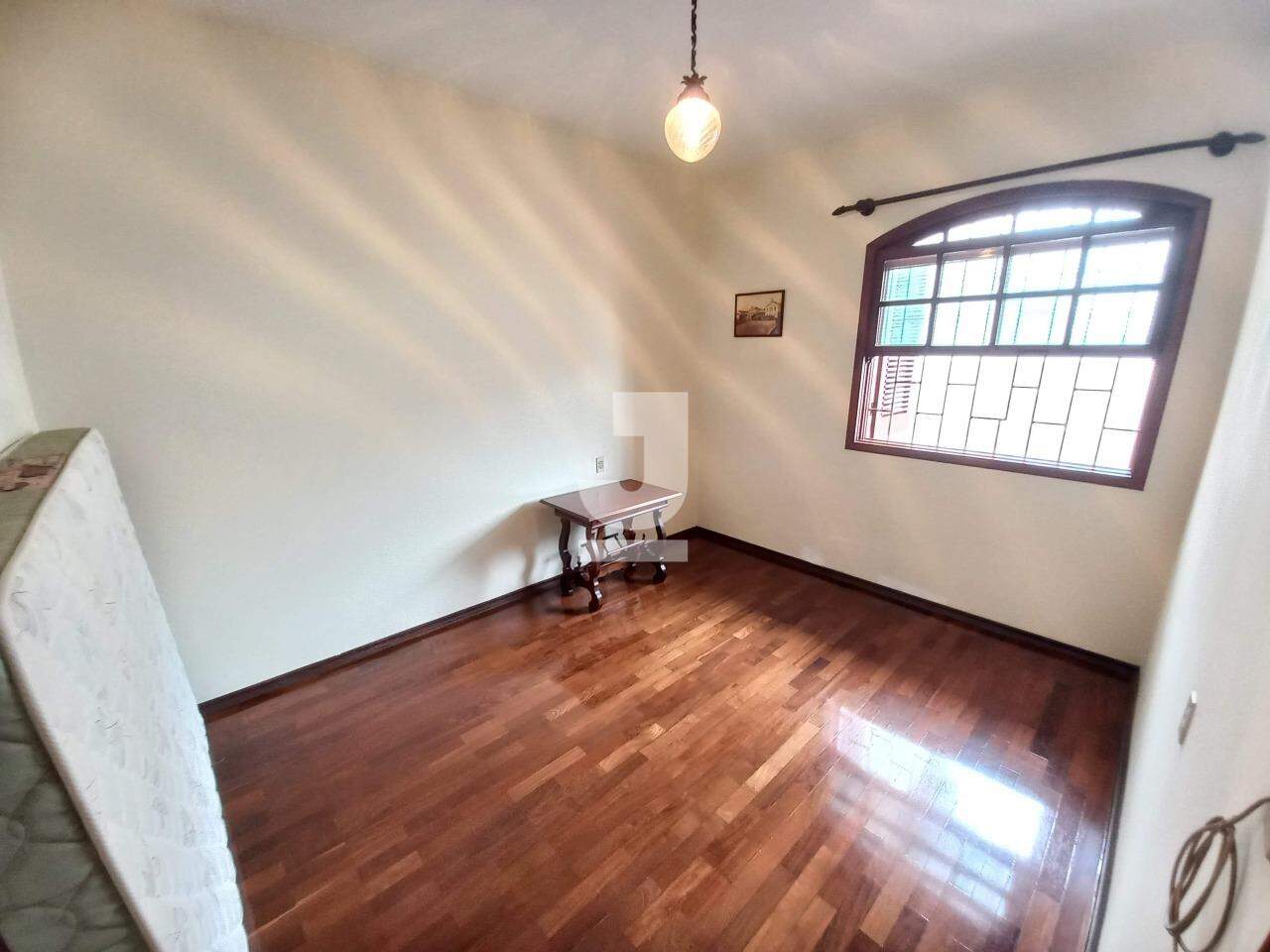 Casa à venda com 3 quartos, 200m² - Foto 16