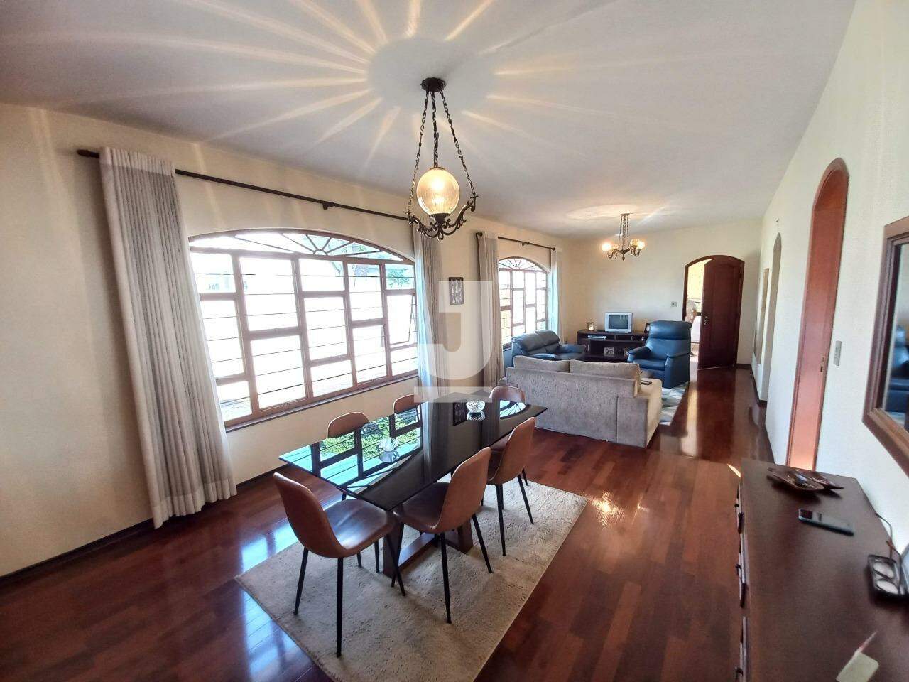 Casa à venda com 3 quartos, 200m² - Foto 8