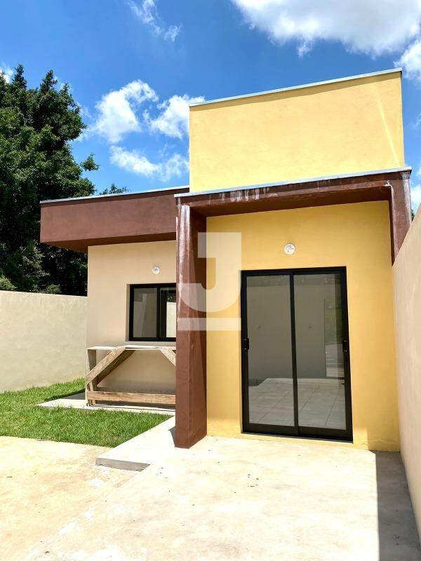 Casa à venda com 2 quartos, 60m² - Foto 3