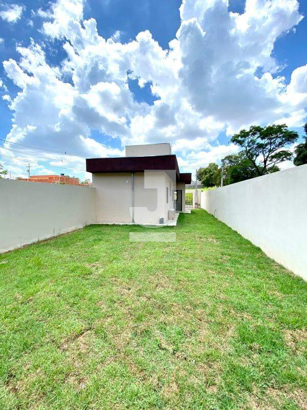 Casa à venda com 2 quartos, 60m² - Foto 18