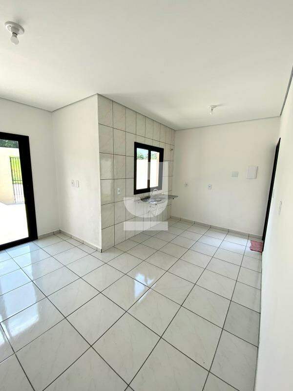 Casa à venda com 2 quartos, 60m² - Foto 6