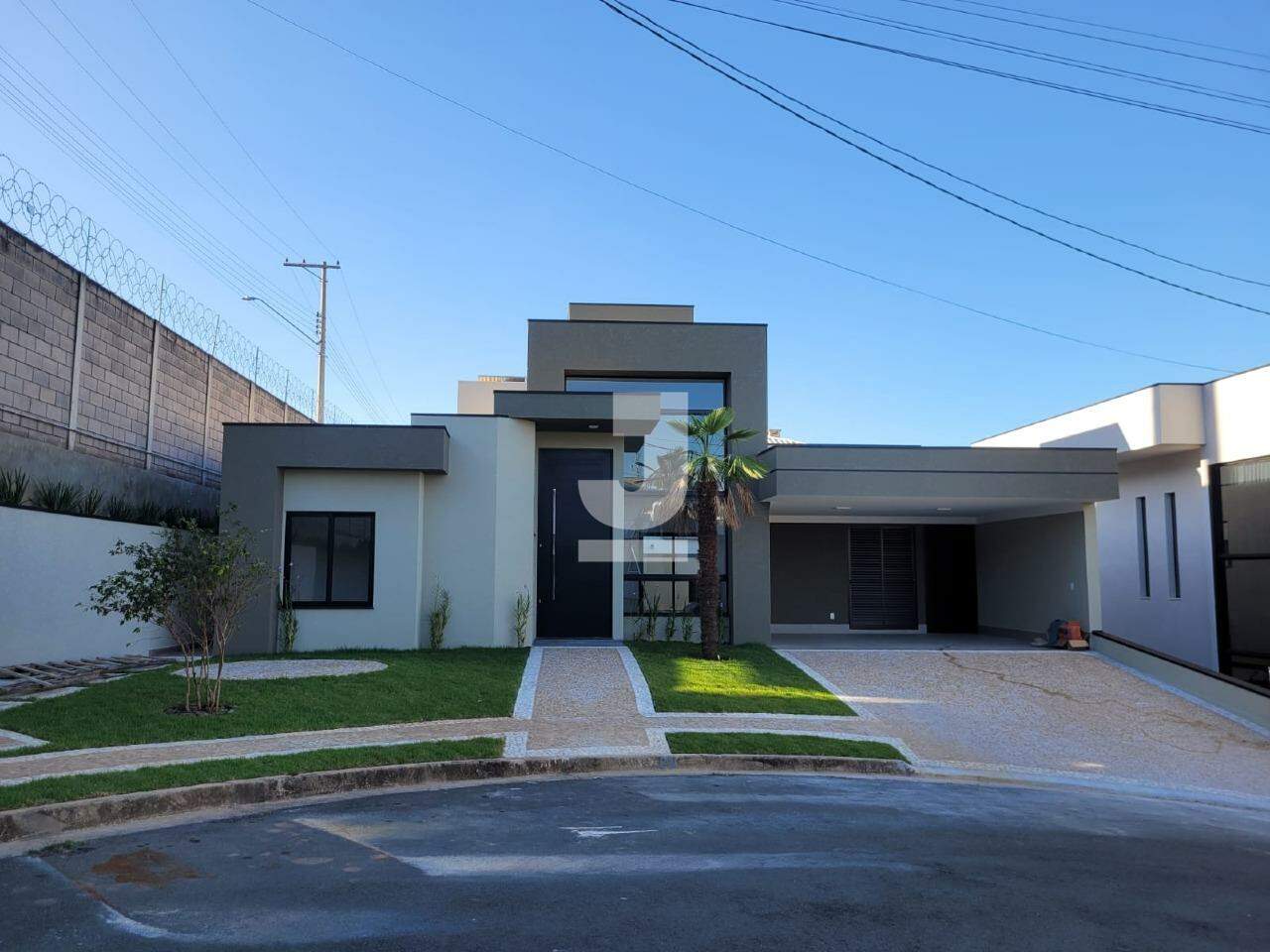 Casa de Condomínio à venda com 3 quartos, 200m² - Foto 1