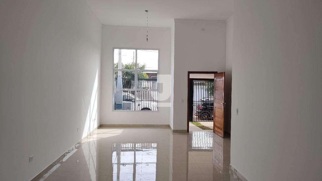 Casa à venda com 3 quartos, 140m² - Foto 1