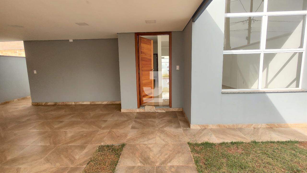 Casa à venda com 3 quartos, 140m² - Foto 3