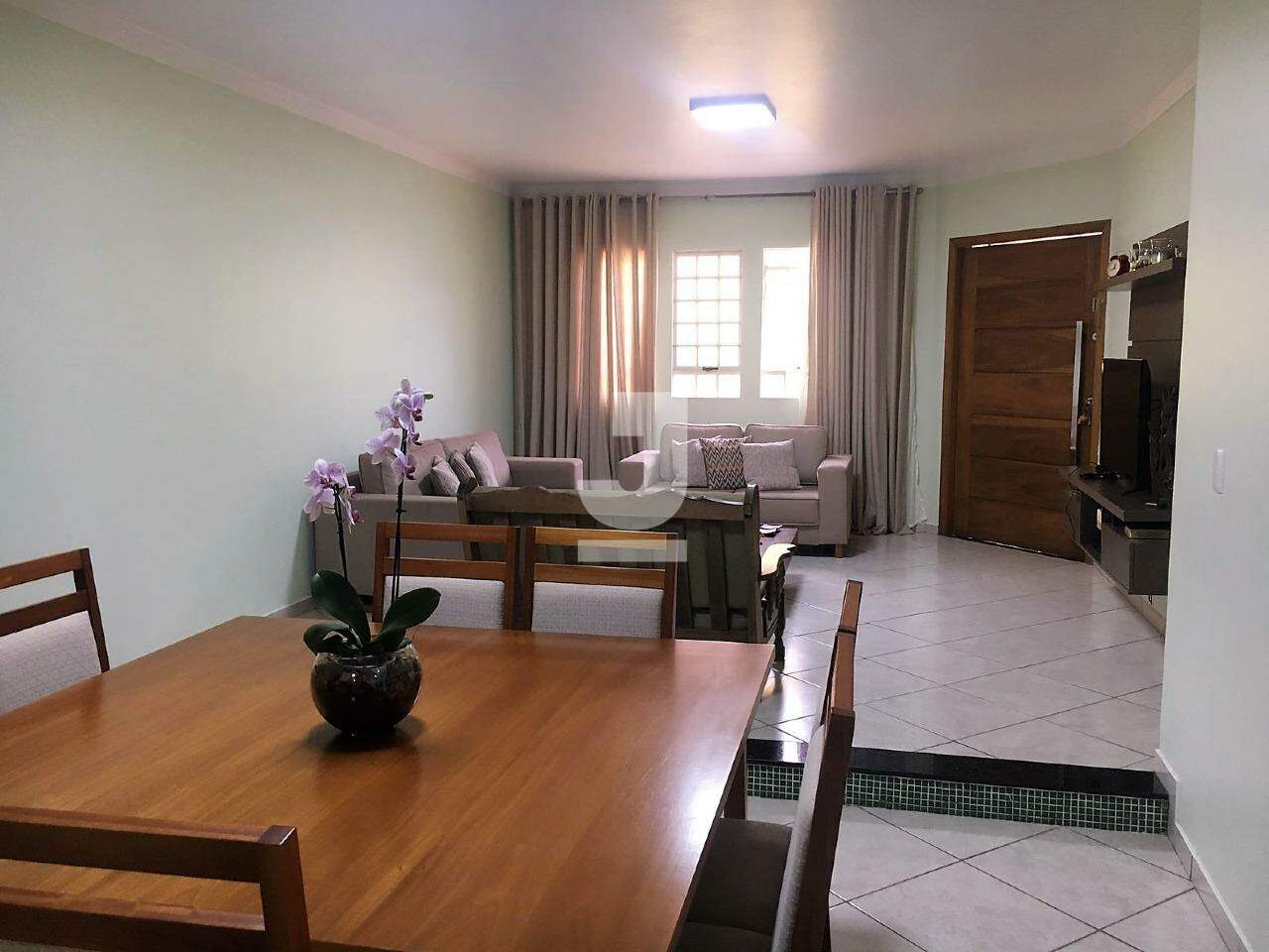 Casa à venda com 2 quartos, 140m² - Foto 5