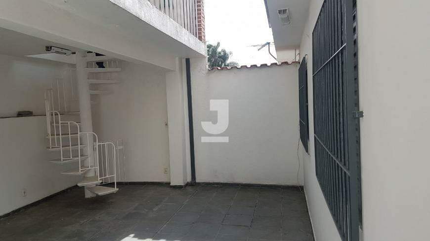 Casa à venda com 3 quartos, 238m² - Foto 27