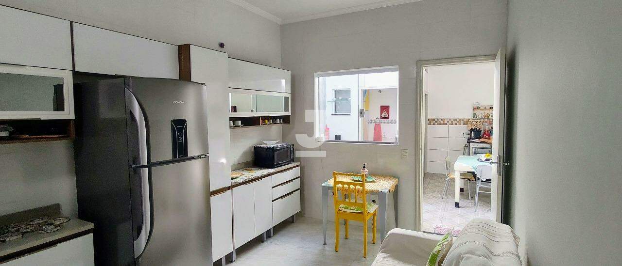 Casa à venda com 3 quartos, 120m² - Foto 7