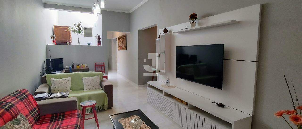 Casa à venda com 3 quartos, 120m² - Foto 1