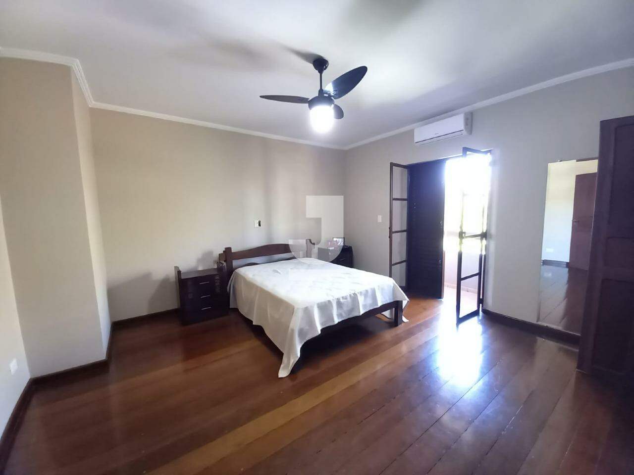 Casa à venda com 4 quartos, 390m² - Foto 9