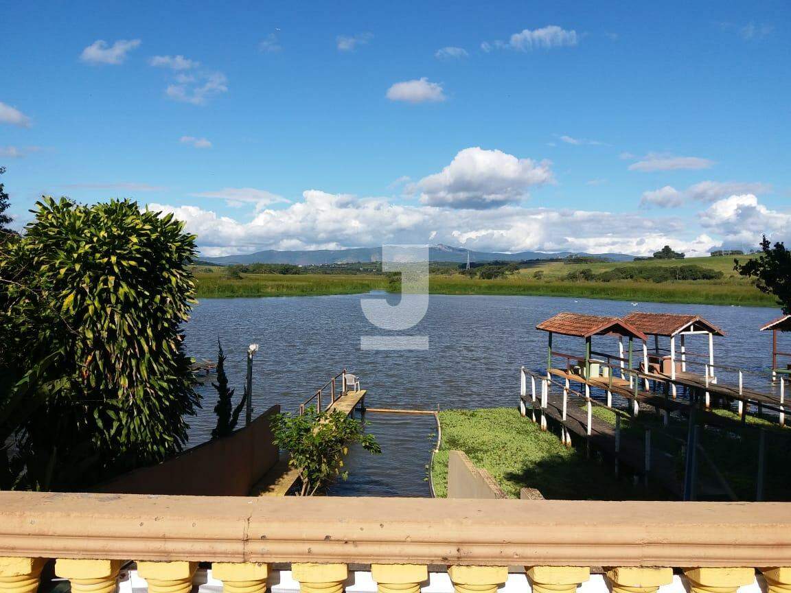 Fazenda à venda com 2 quartos, 145m² - Foto 1