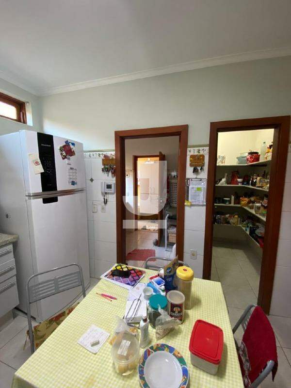 Casa à venda com 3 quartos, 229m² - Foto 23