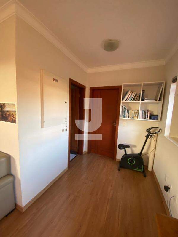 Casa à venda com 3 quartos, 229m² - Foto 9