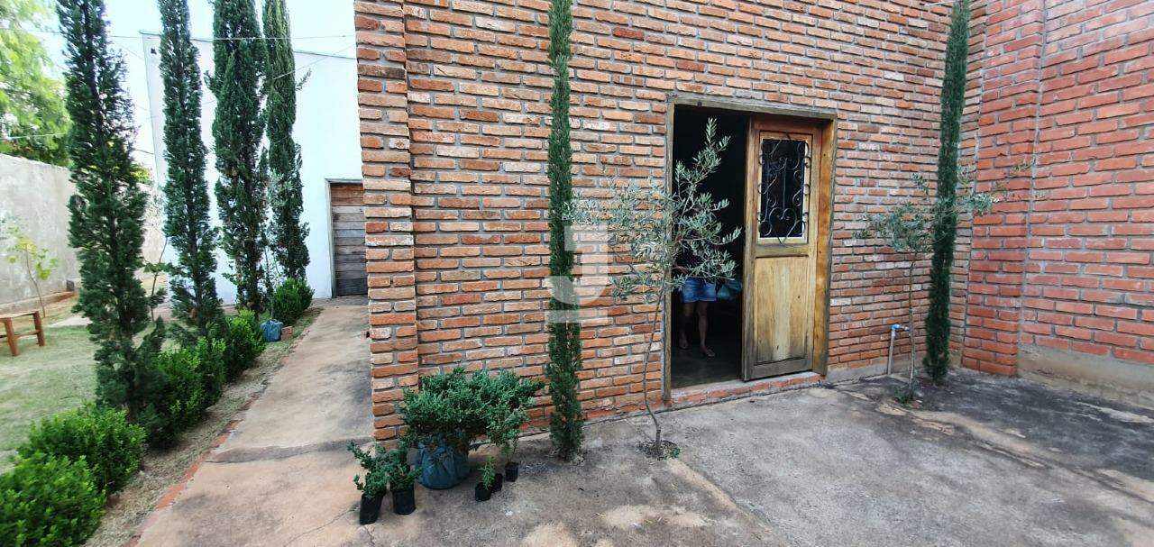 Casa à venda com 2 quartos, 60m² - Foto 18