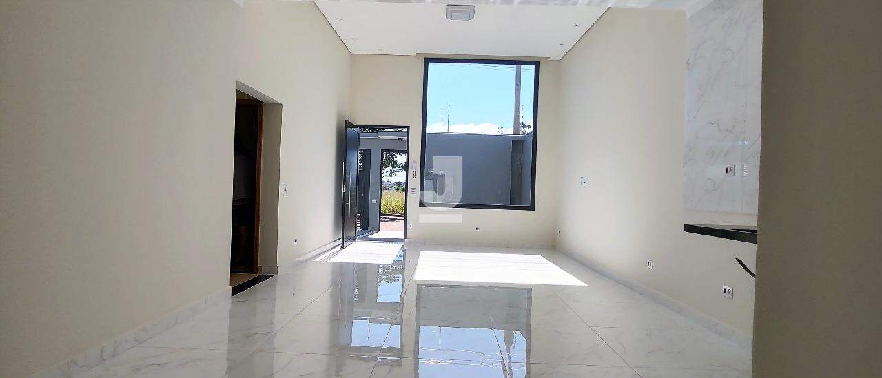 Casa à venda com 3 quartos, 156m² - Foto 1