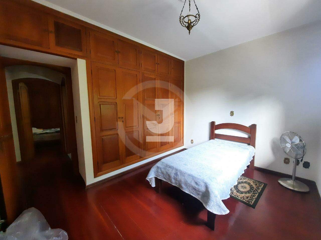 Casa à venda com 3 quartos, 300m² - Foto 23