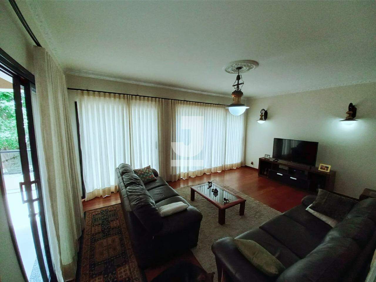 Casa à venda com 3 quartos, 300m² - Foto 9