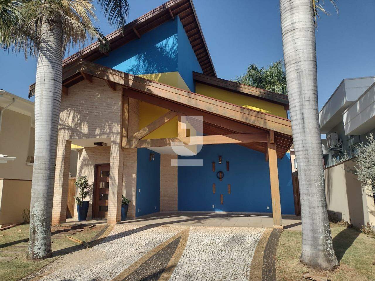 Casa de Condomínio à venda com 3 quartos, 298m² - Foto 1